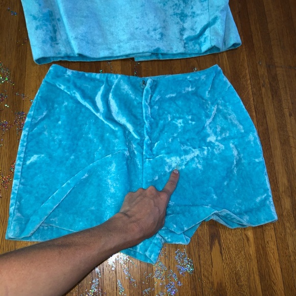 1970s Bright  Velvet Set - Picture 5 of 11